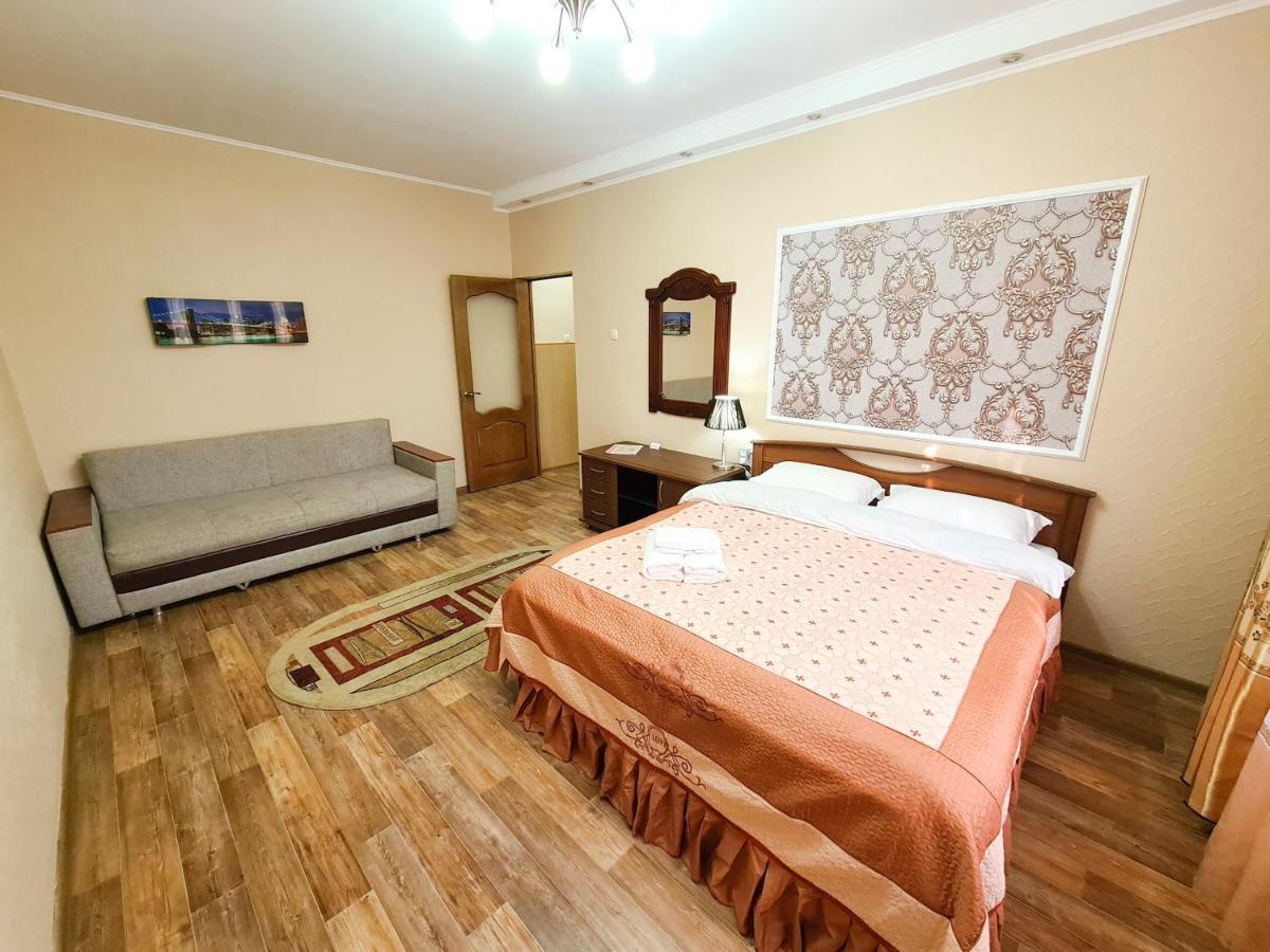 Апартаменты На Улице Розыбакиева, 103 Almati Kültér fotó
